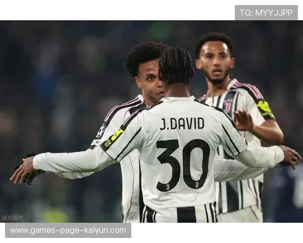 尤文图斯锋线在比赛中不断给对手制造麻烦 尤文图斯锋线在比赛中不断给对手制造麻烦