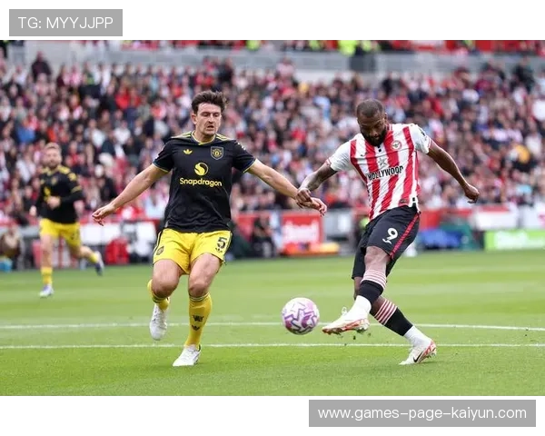 英超阿森纳边路高速推进，前场威胁持续产生