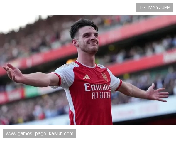 阿森纳马丁内利在禁区内冷静推射完成得分：从训练到赛场的从容瞬间